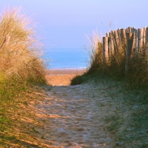 COTEDENACRE-CHEMINDEPLAGE-SABLE-150502-L.DURAND-CALVADOS-TOURISME-LIBRE